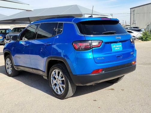 2023 Jeep Compass Latitude Lux