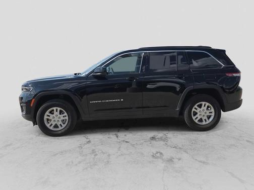 Diamond Black 2025 Jeep Grand Cherokee Laredo
