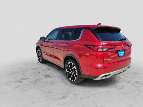Diamond Red 2024 Mitsubishi Outlander SE