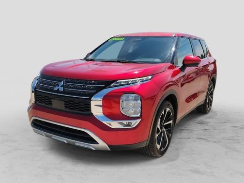 Diamond Red 2024 Mitsubishi Outlander SE