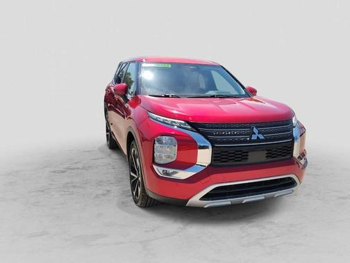 Diamond Red 2024 Mitsubishi Outlander SE