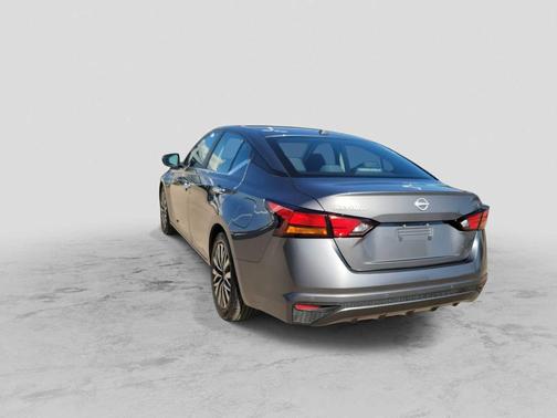 Gun Metallic 2024 Nissan Altima 2.5 SV
