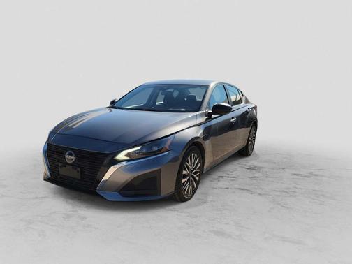 Gun Metallic 2024 Nissan Altima 2.5 SV