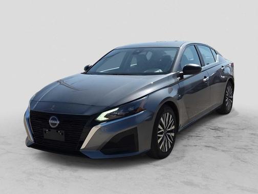 Gun Metallic 2025 Nissan Altima SV