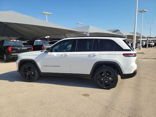 2023 Jeep Grand Cherokee Altitude