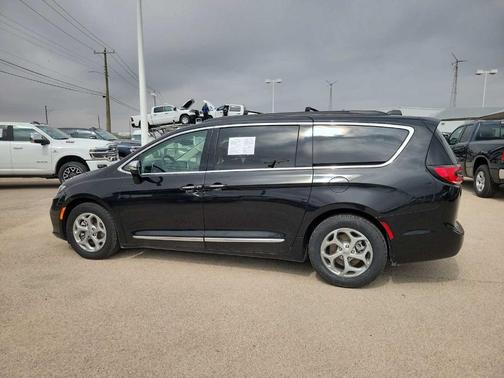 2023 Chrysler Pacifica Limited