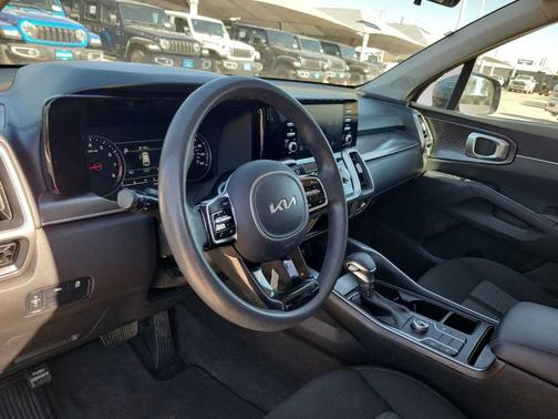 2022 Kia Sorento LX