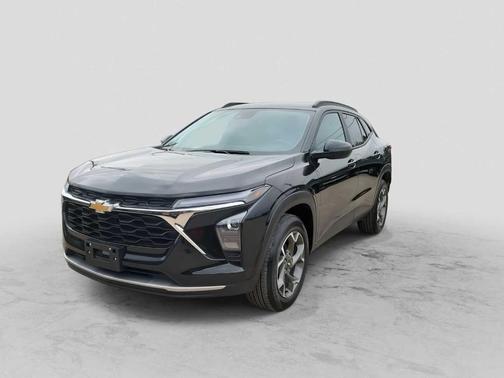 Mosaic Black Metallic 2024 Chevrolet Trax LT