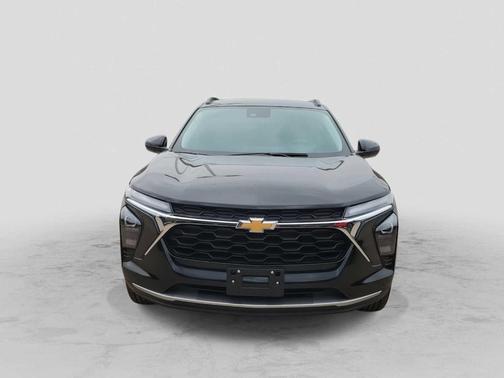 Mosaic Black Metallic 2024 Chevrolet Trax LT