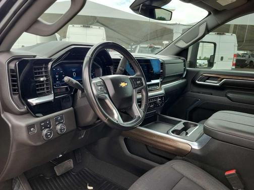 2024 Chevrolet Silverado 3500 LT