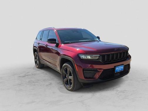 Velvet Red Pearlcoat 2024 Jeep Grand Cherokee Laredo