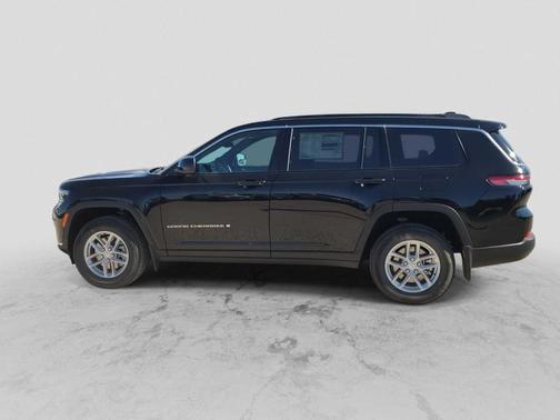 Diamond Black 2026 Jeep Grand Cherokee L Laredo