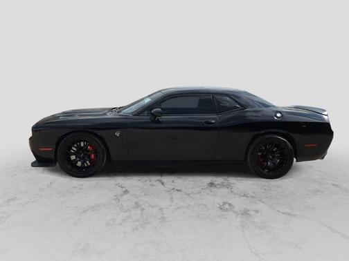 Pitch Black Clearcoat 2016 Dodge Challenger SRT Hellcat