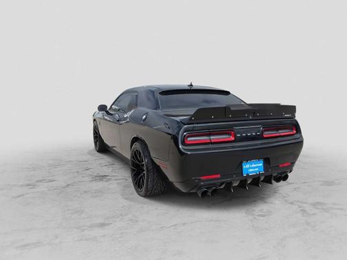 Pitch Black Clearcoat 2016 Dodge Challenger SRT Hellcat
