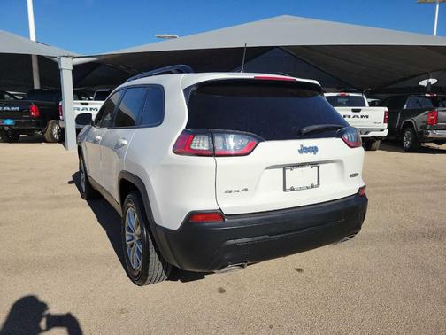 2022 Jeep Cherokee Latitude Lux
