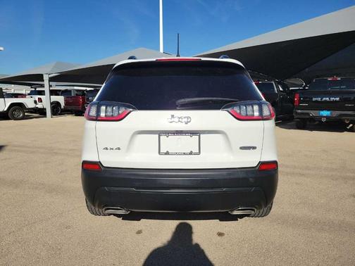 2022 Jeep Cherokee Latitude Lux