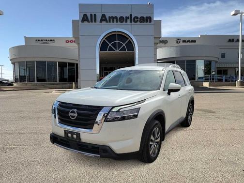 2023 Nissan Pathfinder SL