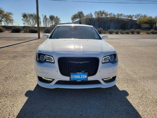 2022 Chrysler 300 Touring L