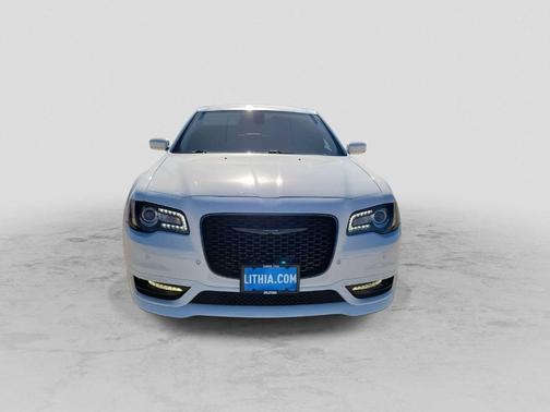 2022 Chrysler 300 Touring L