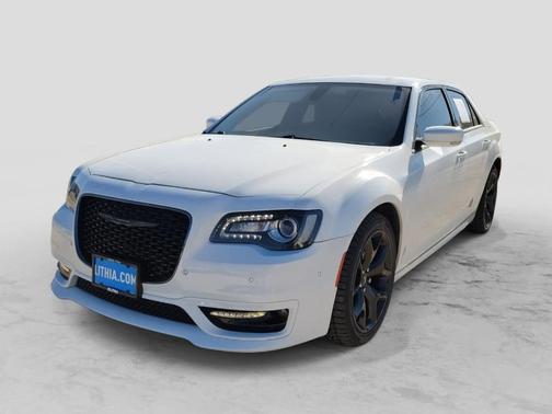 2022 Chrysler 300 Touring L