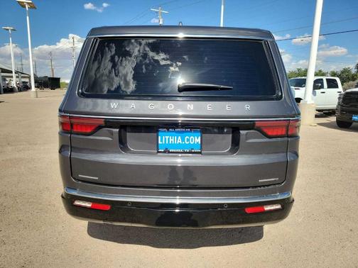 2022 Jeep Wagoneer Series III