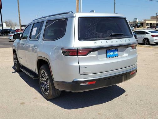 2023 Jeep Wagoneer Base