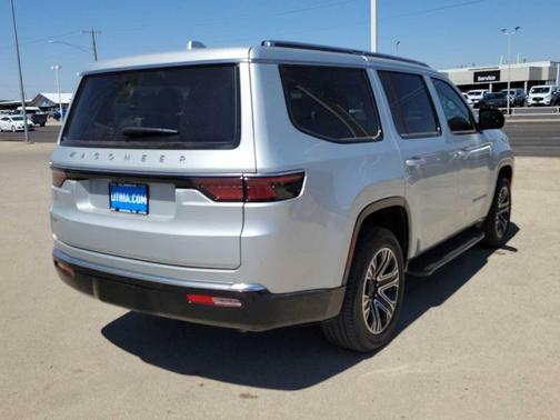 2023 Jeep Wagoneer Base