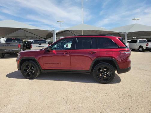 2023 Jeep Grand Cherokee Altitude
