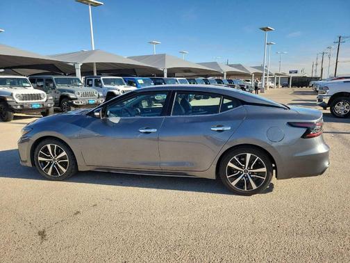 2023 Nissan Maxima SV