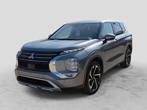 Mercury Gray Metallic 2024 Mitsubishi Outlander SE
