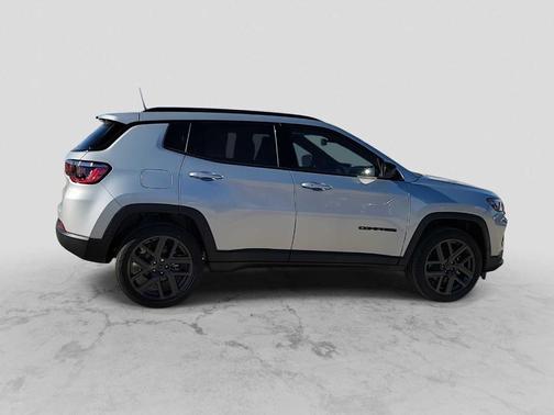 Silver Zynith 2026 Jeep Compass Latitude
