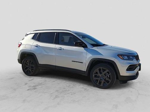 Silver Zynith 2026 Jeep Compass Latitude
