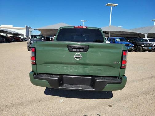 2022 Nissan Frontier SV