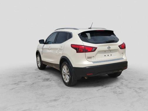 White 2019 Nissan Rogue Sport SV
