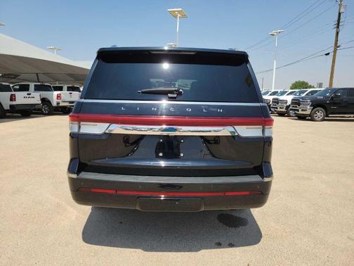 2023 Lincoln Navigator L Reserve