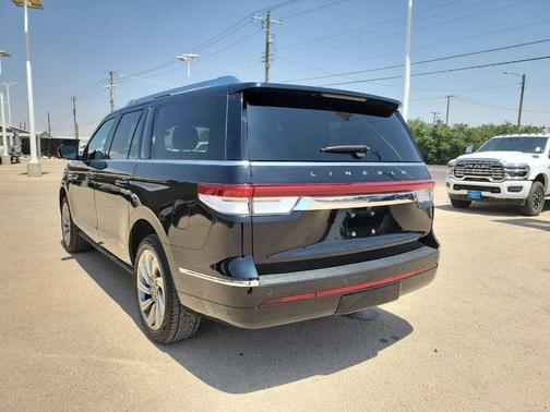 2023 Lincoln Navigator L Reserve
