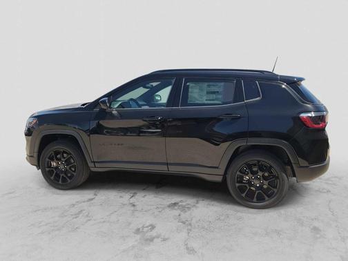 Diamond Black 2026 Jeep Compass Latitude