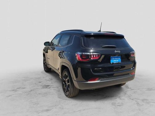 Diamond Black 2026 Jeep Compass Latitude