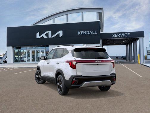 Snow White Pearl 2026 Kia Seltos EX