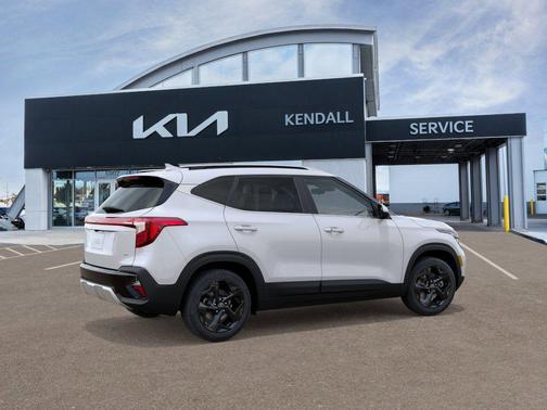 Snow White Pearl 2026 Kia Seltos EX