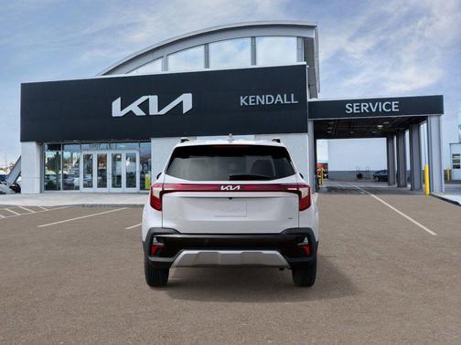Snow White Pearl 2026 Kia Seltos EX