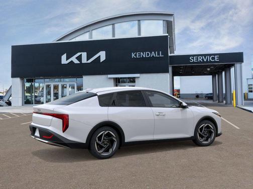 White Pearl 2026 Kia K4 EX