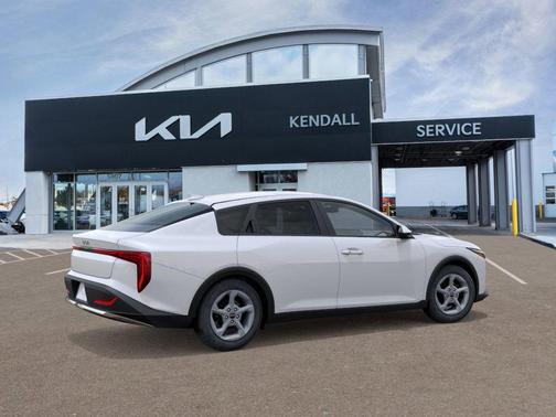 2025 Kia K4 LXS