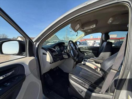 2013 Chrysler Town & Country Touring