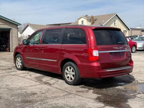 2011 Chrysler Town & Country Touring