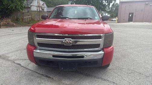 Red 2009 Chevrolet Silverado 1500 LT Extended Cab
