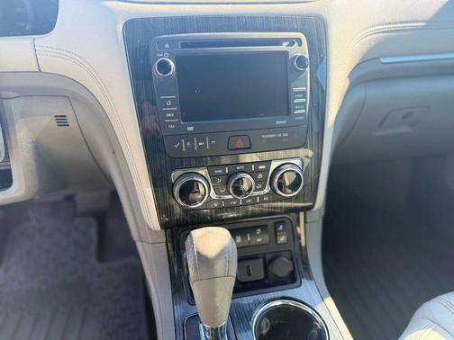 2015 Chevrolet Traverse 2LT