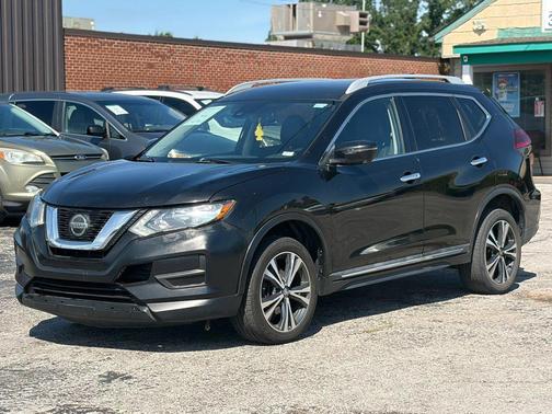 Magnetic Black 2018 Nissan Rogue SL