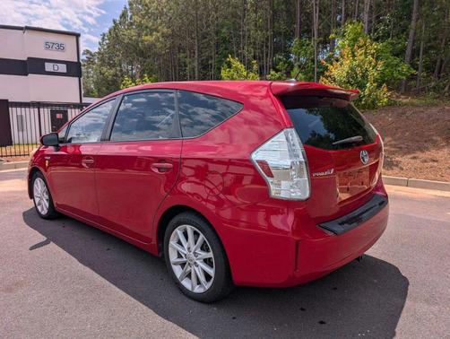 2014 Toyota Prius v Five