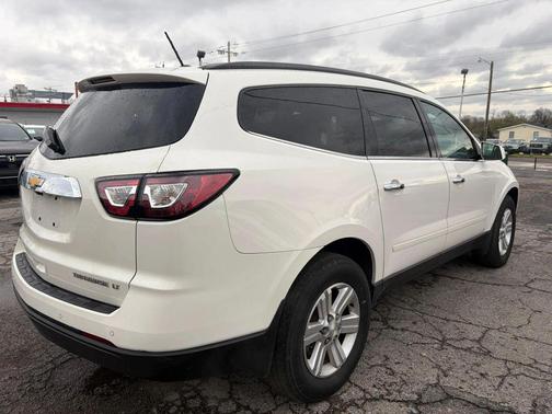 White 2013 Chevrolet Traverse 1LT